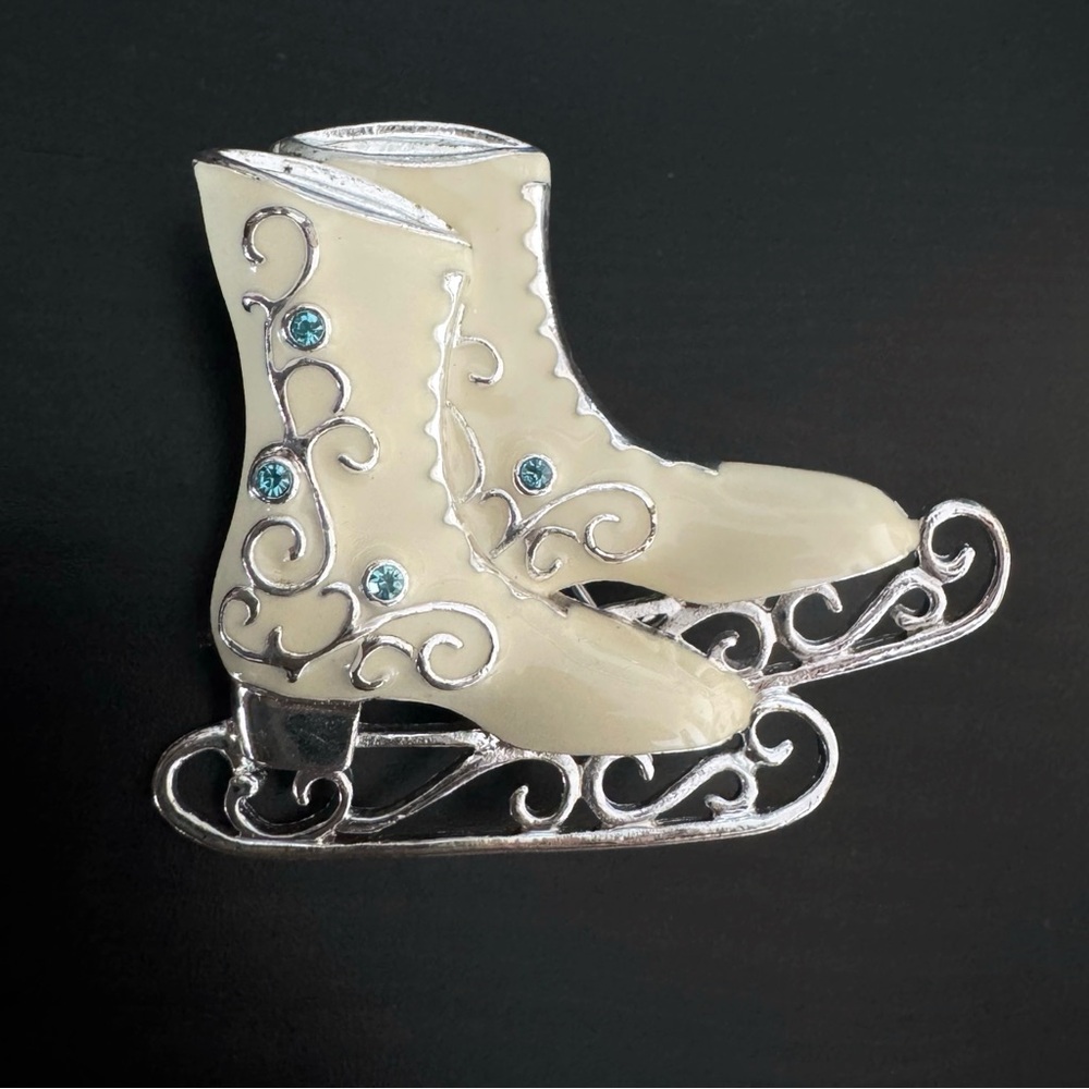 Cream Ice Skate Brooch Sapphire Winter Holiday Christmas Festive Vintage Y2K Pin